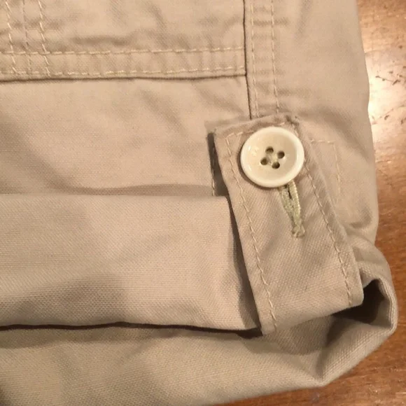 Abercrombie & Fitch Size 4 Khaki Shorts - Picture 5 of 5
